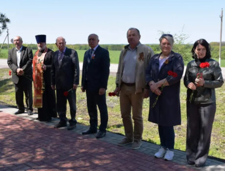 Настоятель Свято-Троицкого храма села Круглое посетил мероприятие посвященное Дню Победы