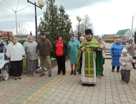На территории Свято-Ильинского храма села Красное состоялась районная благотворительная Вербная ярмарка